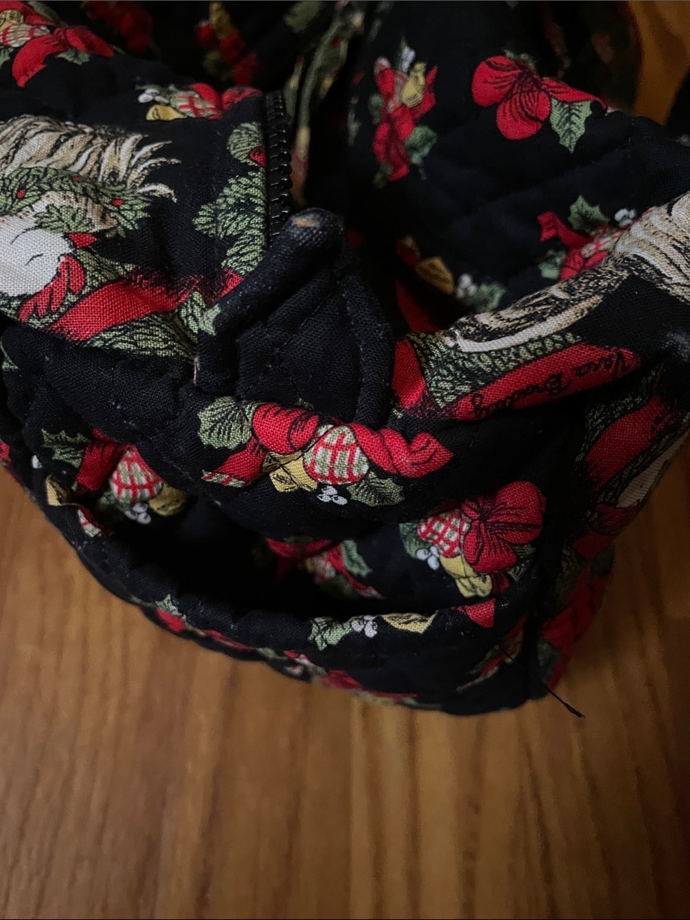 Vera Bradley Discontinued Holiday Loaf Bag - Picture 5 of 7